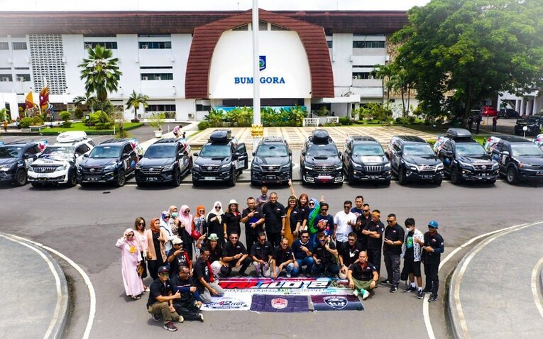 ID42NER Touring Jawa-Bali dan Lombok sembari Eksplor Wisata