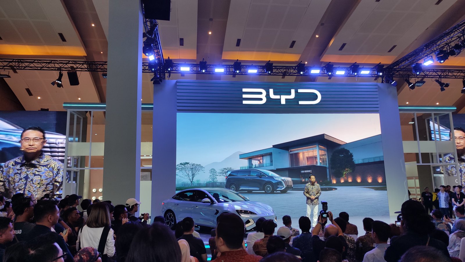 IIMS 2024: BYD Umumkan Harga Resmi Tiga Mobil Listrik, Mulai dari Rp400 Jutaan