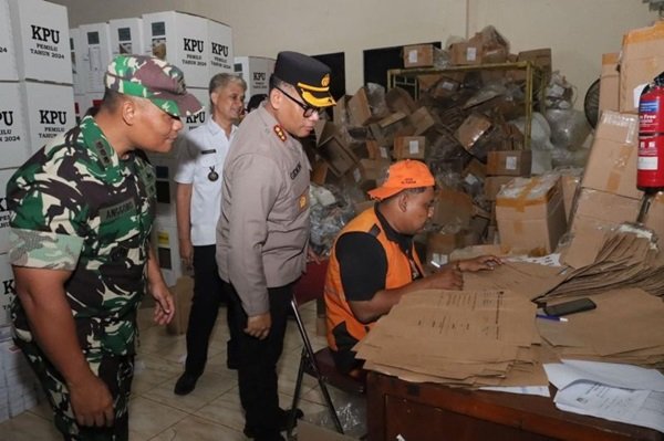 Polres Jakut Pastikan Distribusi Logistik Pemilu Berjalan Lancar