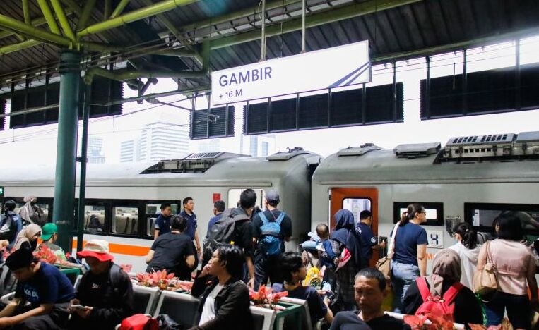 Stasiun Gambir Telah Berangkatkan 217 Ribu Pemudik