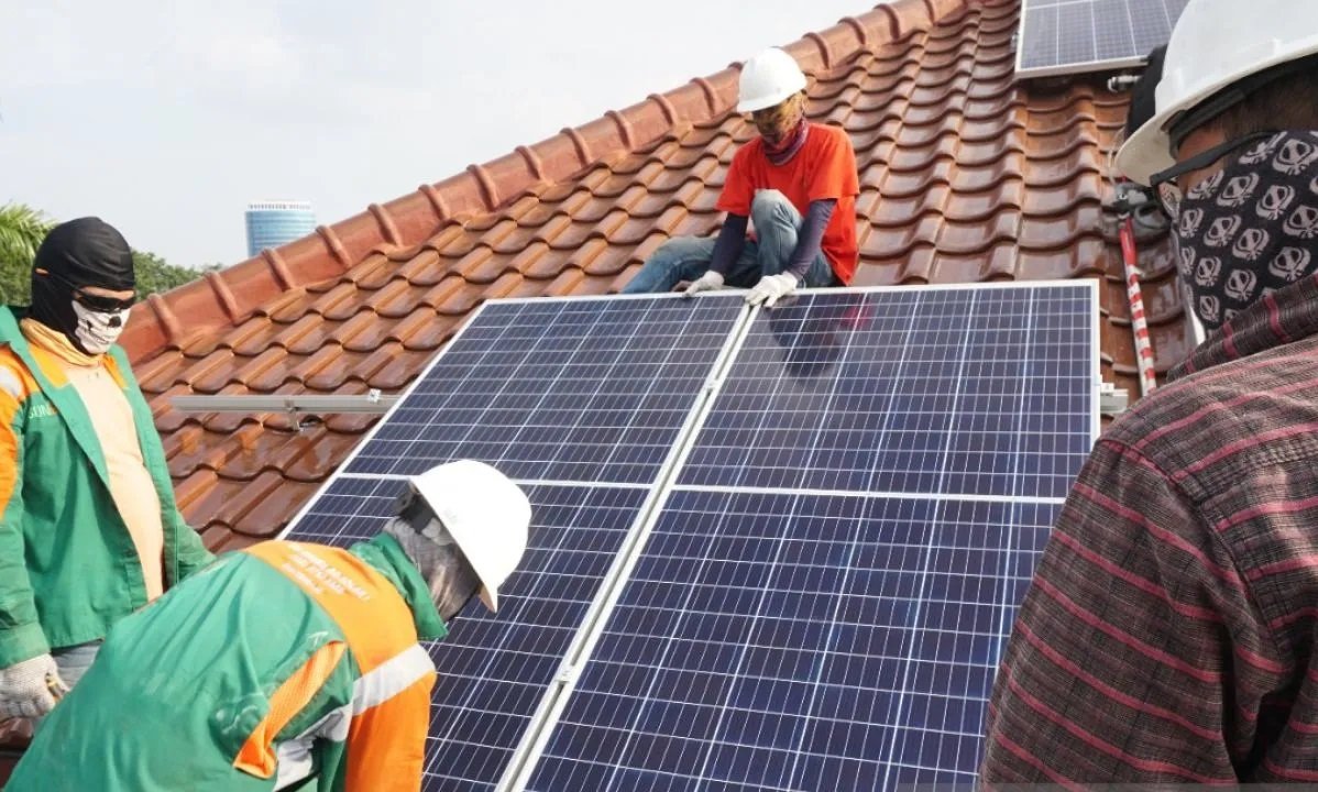 Revisi Aturan PLTS Atap Jauh dari Pengembangan Energi Terbarukan