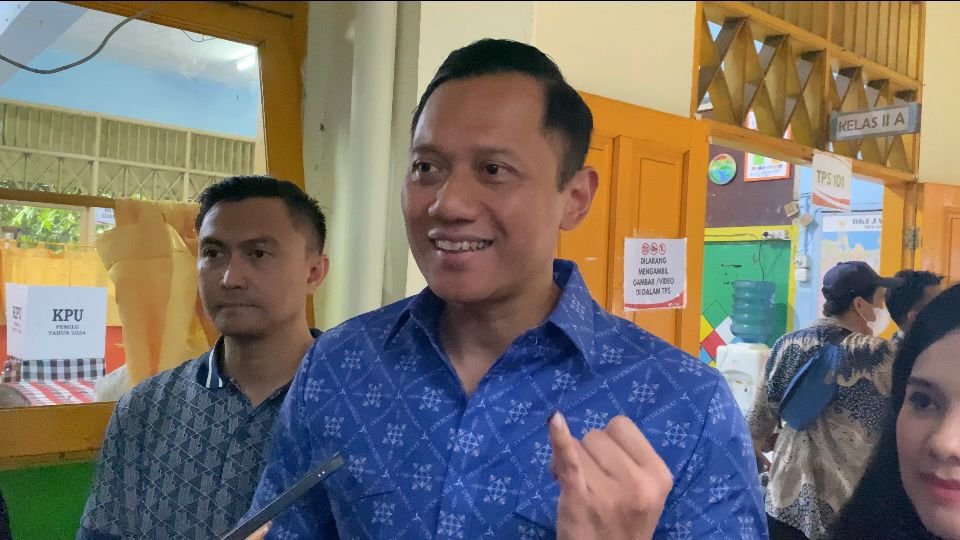 Usai Nyoblos, AHY Tak Sabar Saksikan Pidato Prabowo di Istora Senayan