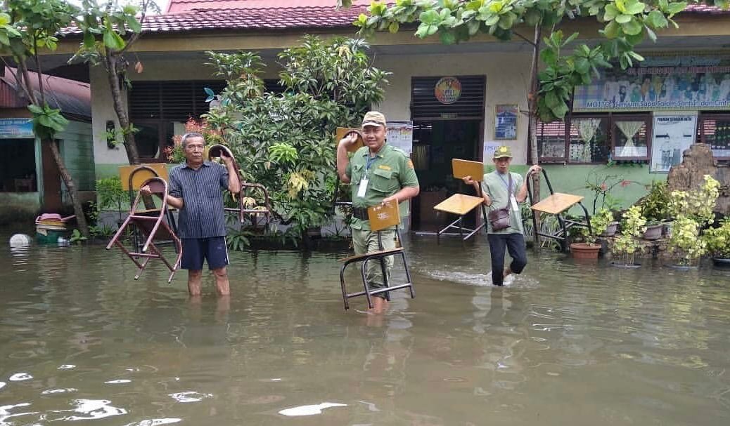 Kotak Suara Basah, 12 TPS di Jakut Tunda Pemungutan 