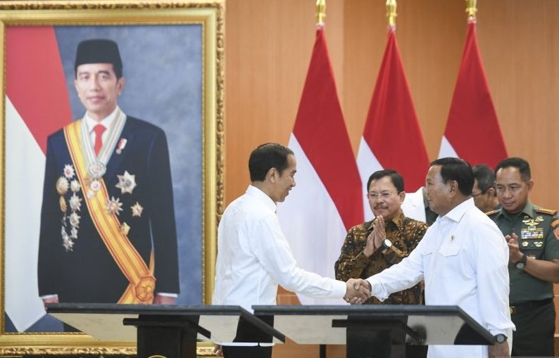 Jadi Jenderal, Prabowo Terima Kenaikan Pangkat dari Presiden Jokowi