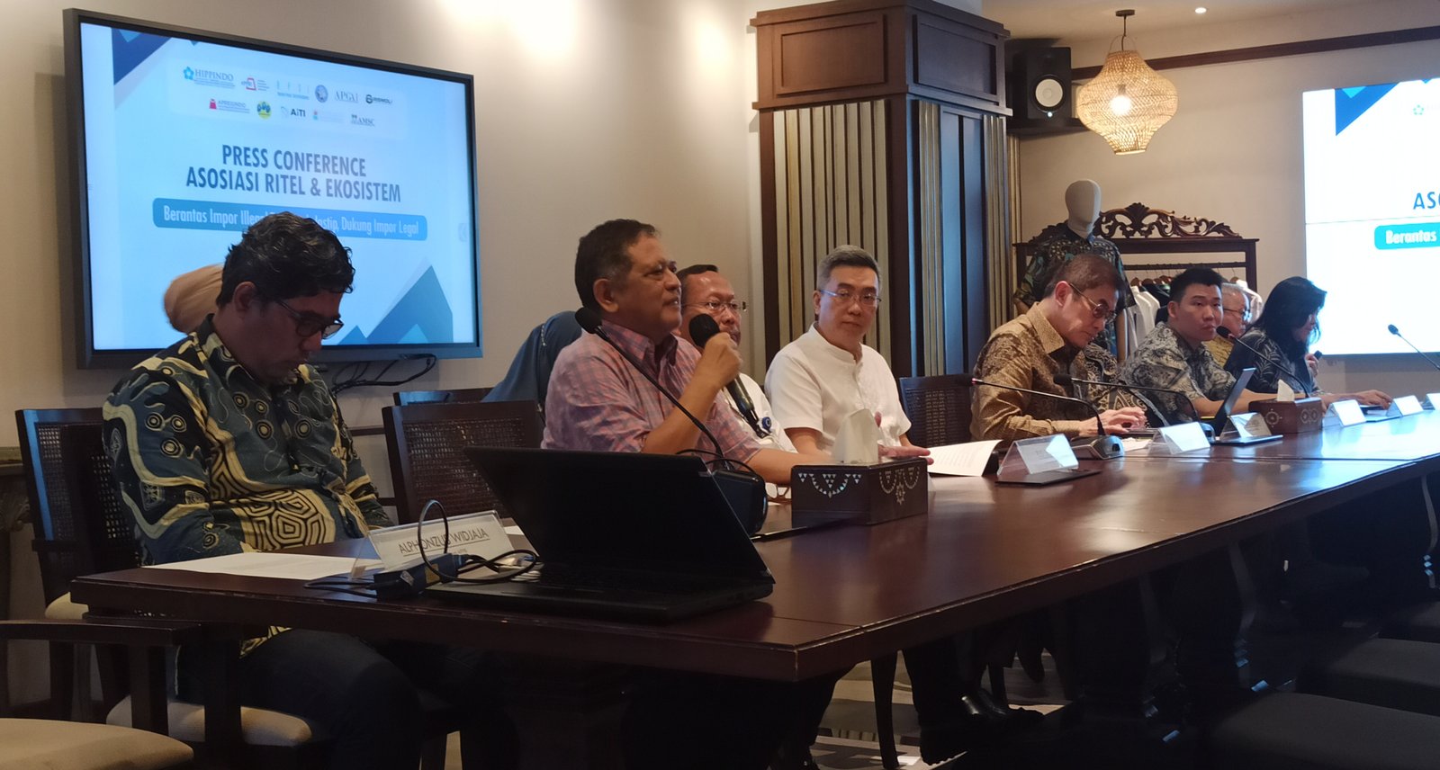 Asosiasi Ritel Desak Berantas Impor Ilegal dan Jastip