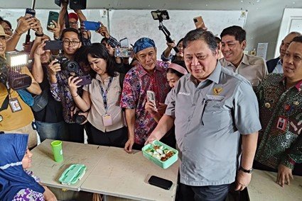 Makan Siang Gratis Pakai Dana BOS, Yayasan Cahaya Guru: Tidak Tepat