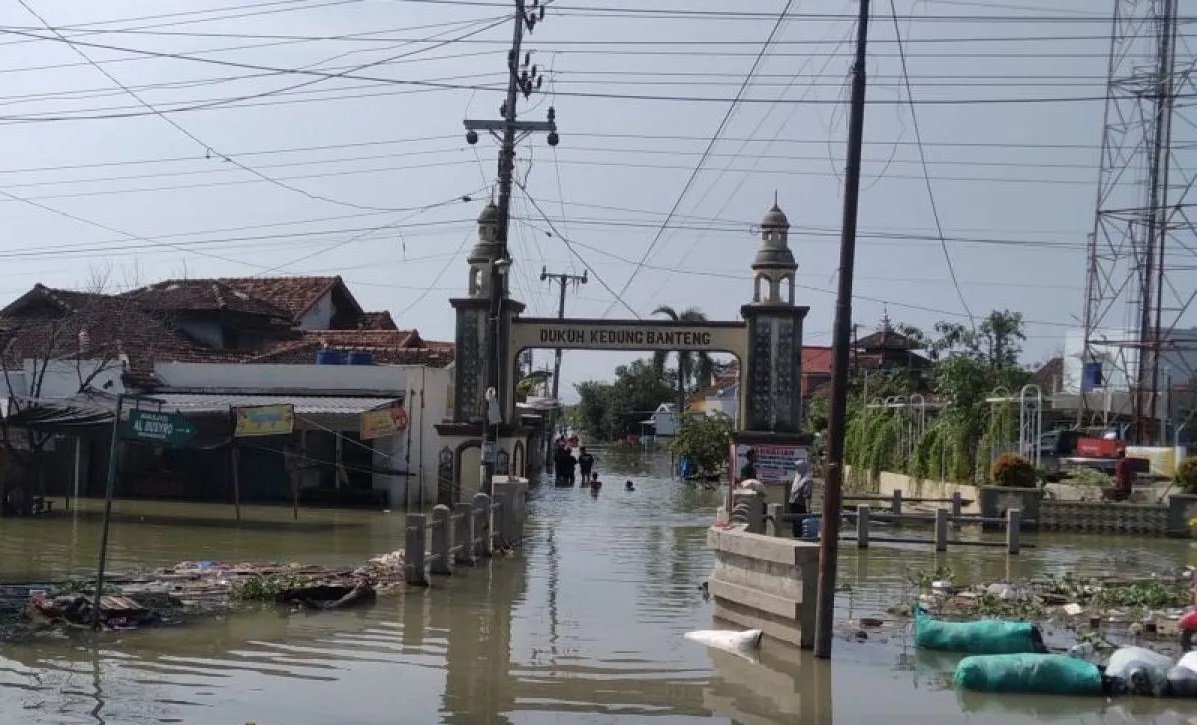 Banjir Surut, Warga Demak Mulai Pulang ke Rumahnya