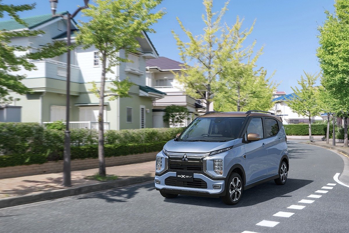 Mitsubishi Motors mengumumkan angka total produksi mobil listrik Mitsubishi eK X EV mencapai 100.000 unit dalam periode 1 tahun. Foto: dok. Mitsubishi