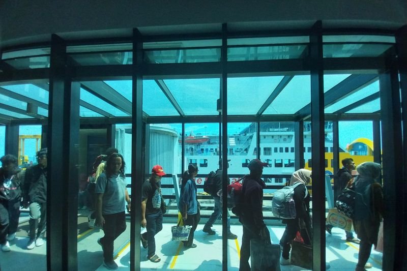 H+1 Idulfitri, 41.280 Penumpang Turun di Pelabuhan Merak