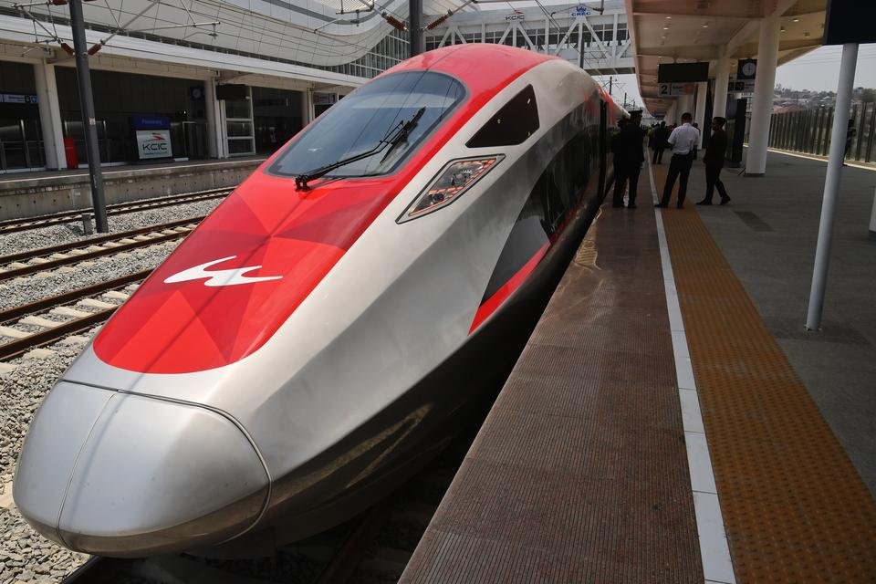 Layani Angkutan Lebaran 2024, KCIC Tambah 12 Perjalanan Kereta