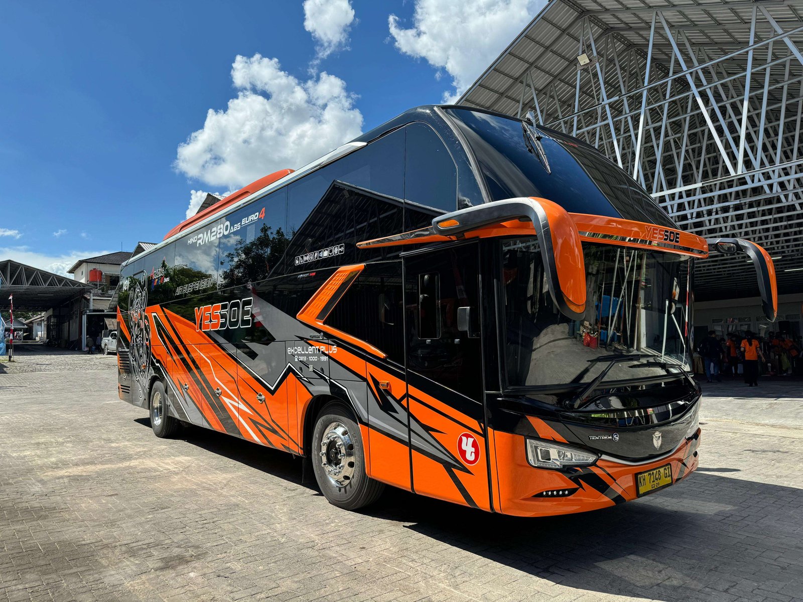 Armada terbaru PO Yessoe Travel menggunakan Hino Bus RM 280 ABS. Foto: dok. HMSI