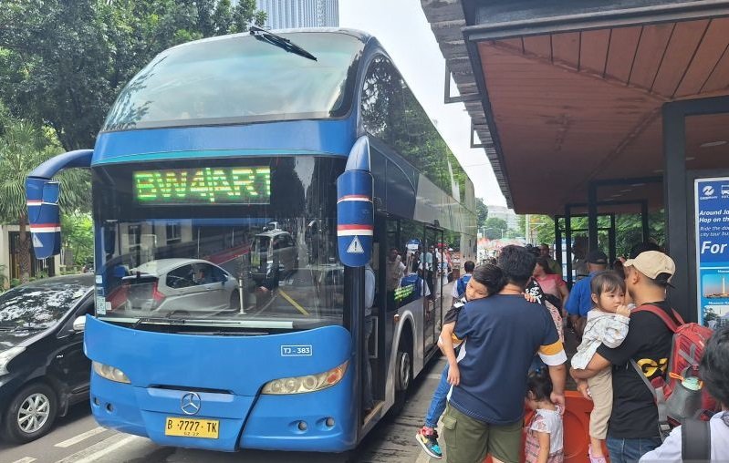 Bus Wisata TransJakarta Bertema 'Skycraper' jadi Incaran Warga