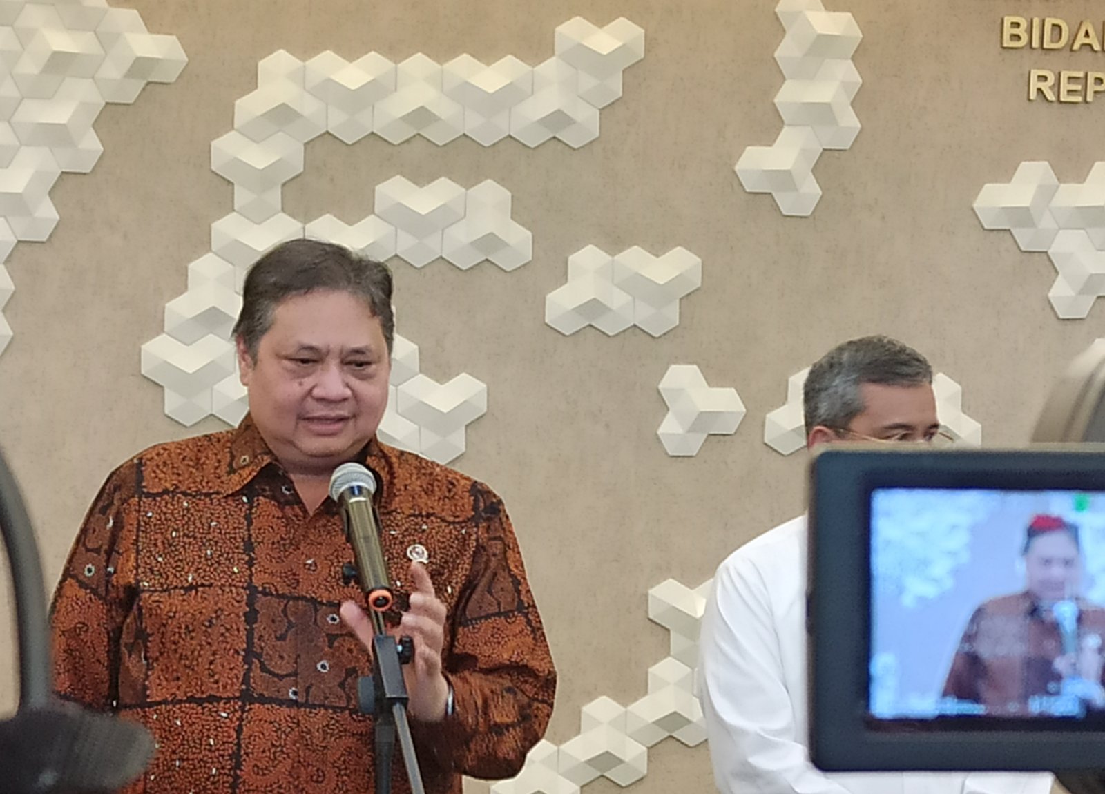 Update Situasi Geopolik Iran-Israel, Airlangga: Kita Tenang-tenang Saja