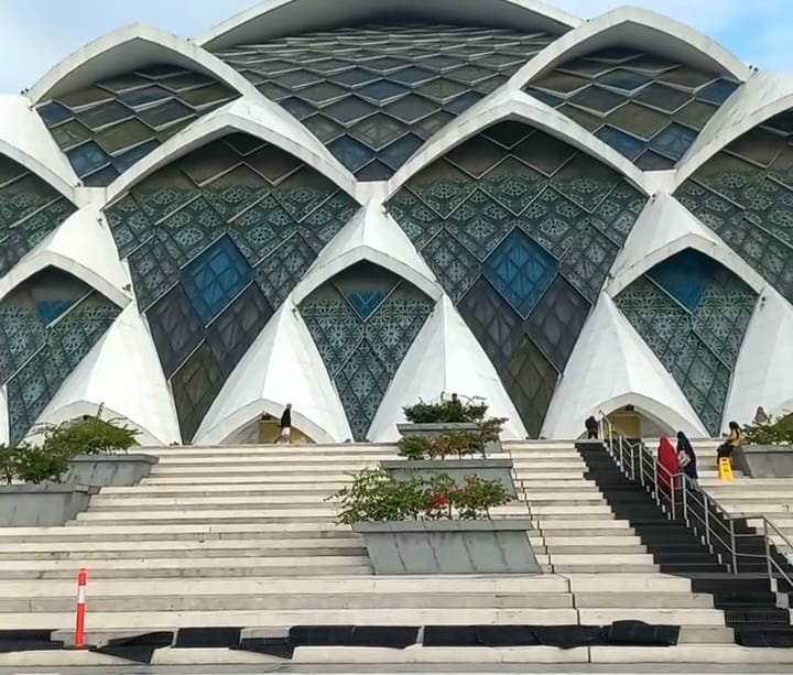 Tim Saber Pungli Amankan 4 Pelaku Pungli di Masjid Al Jabbar Bandung