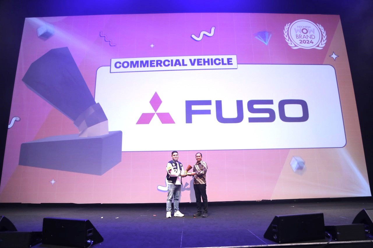 Mitsubishi Fuso Raih Penghargaan Gold Champion Kategori Mobil Niaga
