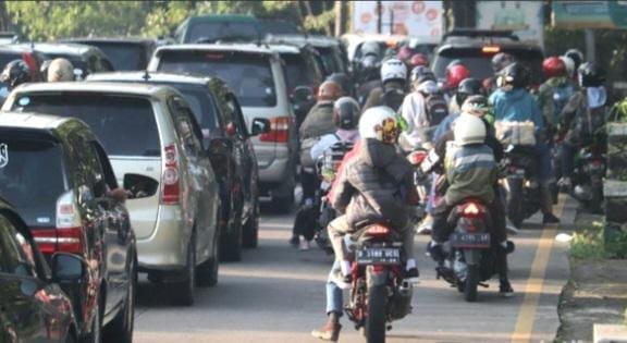 Peningkatan Volume Kenderaan di Jalur Nagreg H-2 Lebaran, Polisi Berlakukan 'One Way'