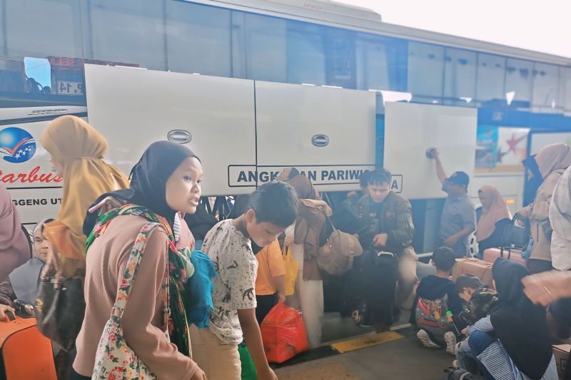 Layani Arus Balik, TransJakarta Beroperasi Dinihari dari Terminal Pulogebang