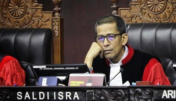 Profil Saldi Isra, Hakim yang Perintahkan MK Pemungutan Ulang