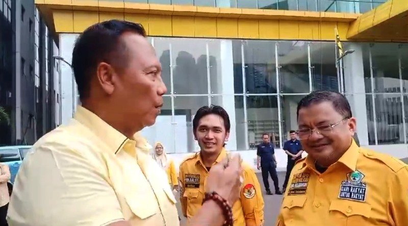 Ketua Pemenangan Golkar wilayah Kalimantan, Bambang Heri Purnama saat bersama Ketua DPC Banjarmasin, H Yuni Abdussamad di DPP Golkar. apakabar.co.id/Fahri