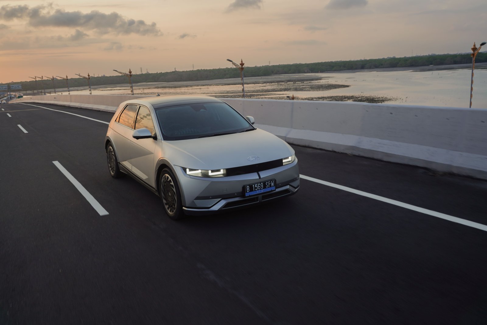 Hyundai menggelar program Roda keberuntungan berhadiah total 12 unit Ioniq 6. Foto: dok. HMID