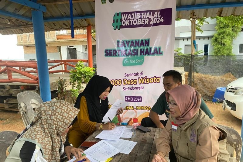 BPJPH Genjot Sertifikasi Halal Produk Mamin Desa Wisata