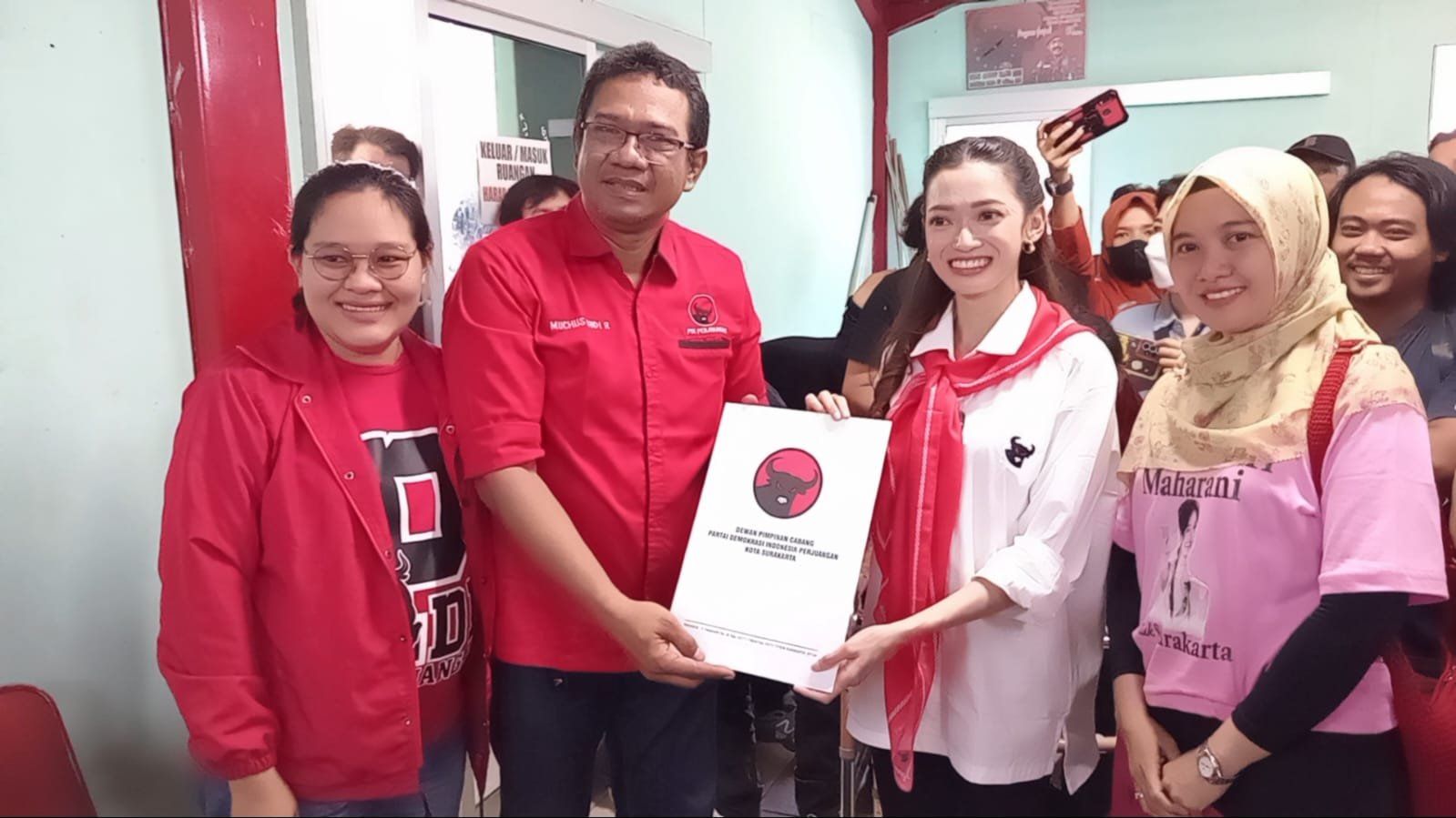 Pilkada Solo Kian Menarik, Putri Politisi Senior PDIP Aria Bima Daftar Calon Wakil Wali Kota