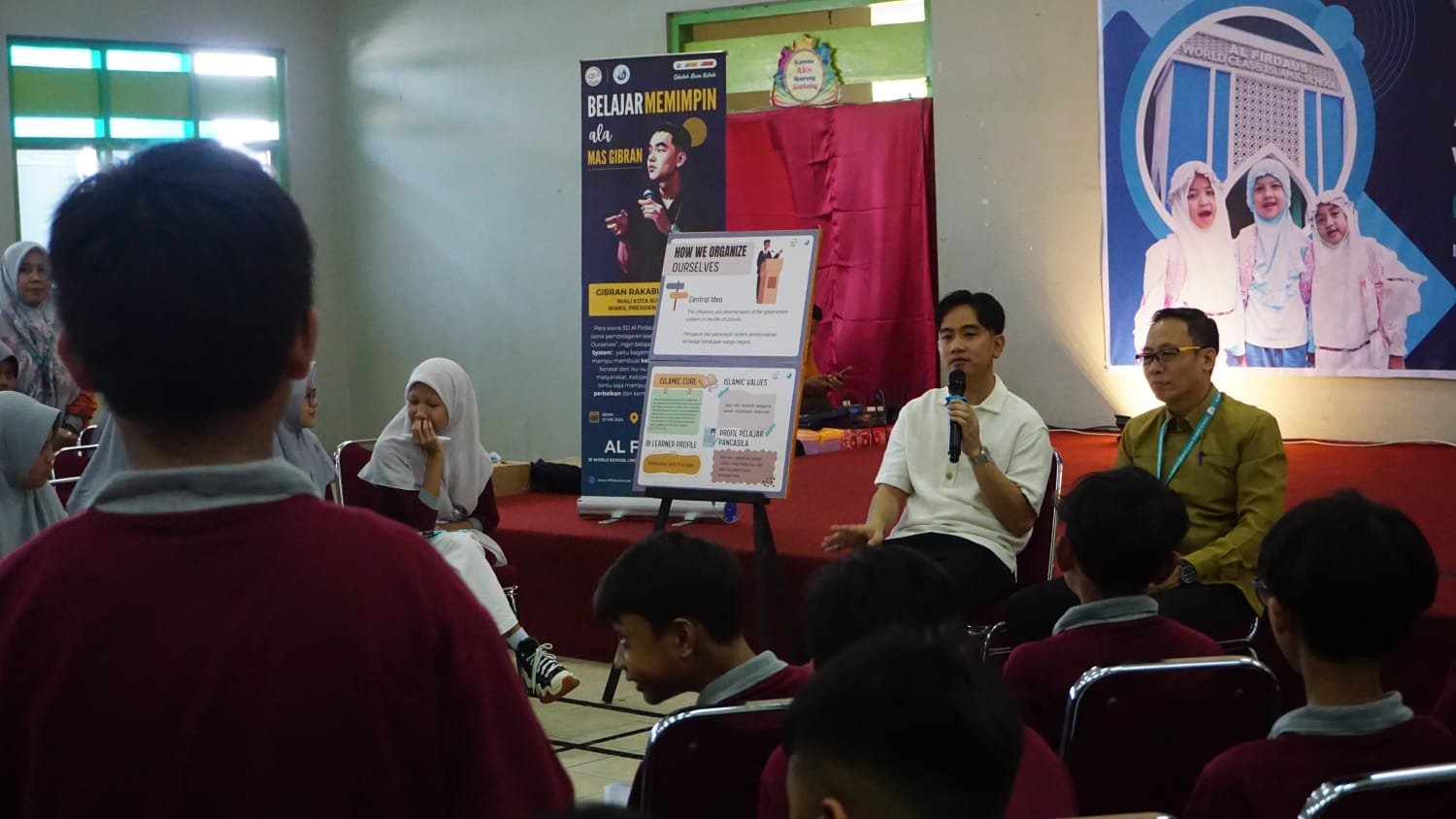 Siswa SD Al Firdaus Belajar Kepemimpinan dari Gibran Rakabuming Raka
