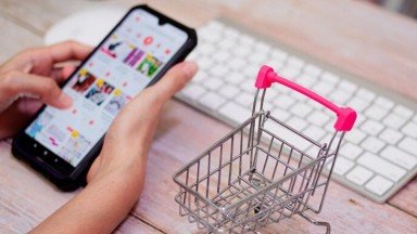 Ilustrasi belanja online di ecommerce. Foto: freepik