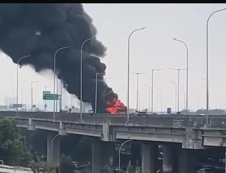 Biang Bus Pembakal Kalsel Terbakar di Tol Tanjung Priok