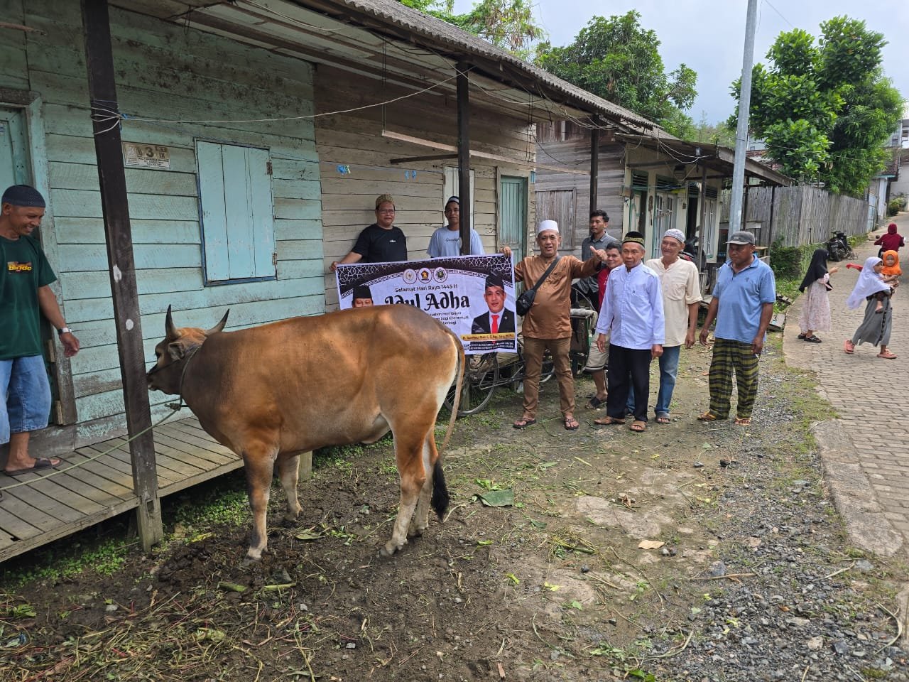 SBR Salurkan 21 Ekor Sapi Kurban Untuk Masyarakat Kalimantan Selatan
