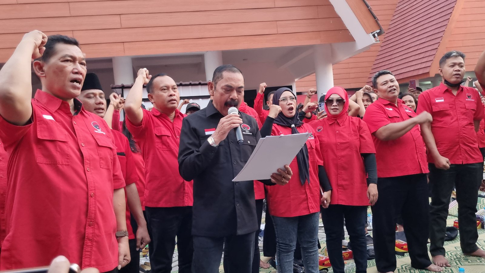 PDIP Solo Pasang Badan Dukung Hasto Kristiyanto Usai Diintimidasi KPK