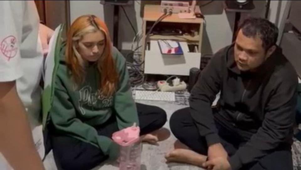 Sosok Wanita Ikut Tertangkap Nyabu Bareng Virgoun, Cantik dan Berambut Pirang
