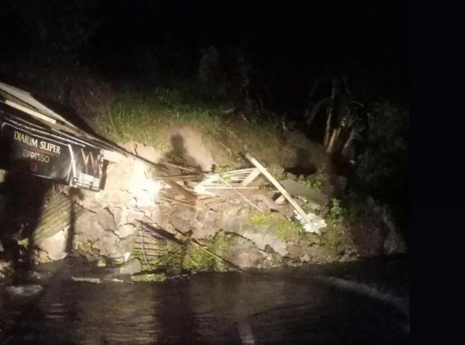 Longsor di Cianjur, Selasa (25/6) malam WIB.