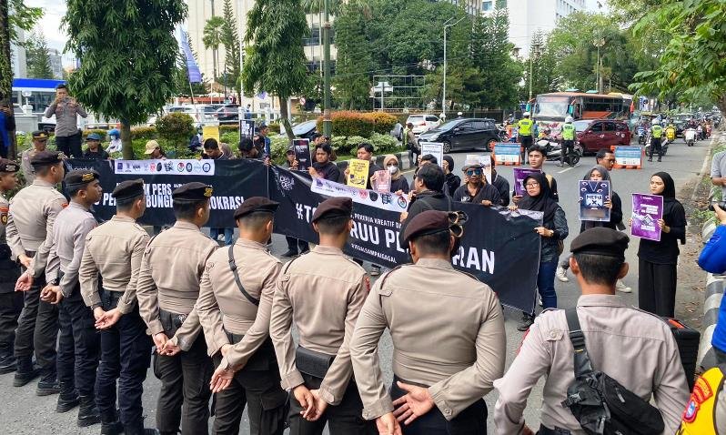 Seruan Tolak RUU Penyiaran Menyala di Banjarmasin!