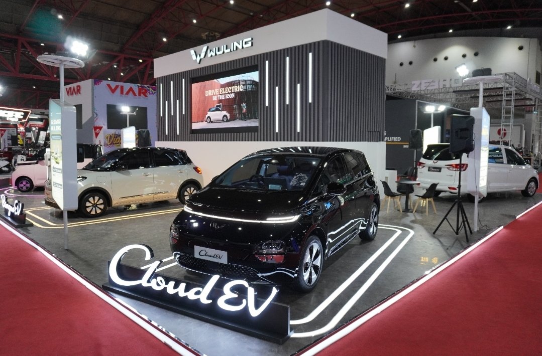 Wuling menampilakan lini produk lengkap dan promo menarik di Jakarta Fair 2024. Foto: dok. Wuling