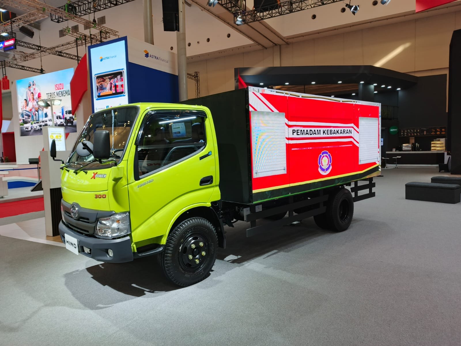 Cetak Pengemudi Andal, HMSI Hadirkan Hino Driving School di GIIAS 2024