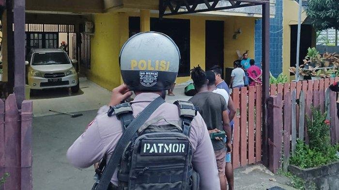 Kediaman Wakapolres Sorong di Kompleks Perumahan Pemda, Km 24, Kabupaten Sorong, Papua Barat Daya yang menjadi tempat kejadian perkara (TKP) meninggalnya Bripda RRN. Foto via Tribun Sorong