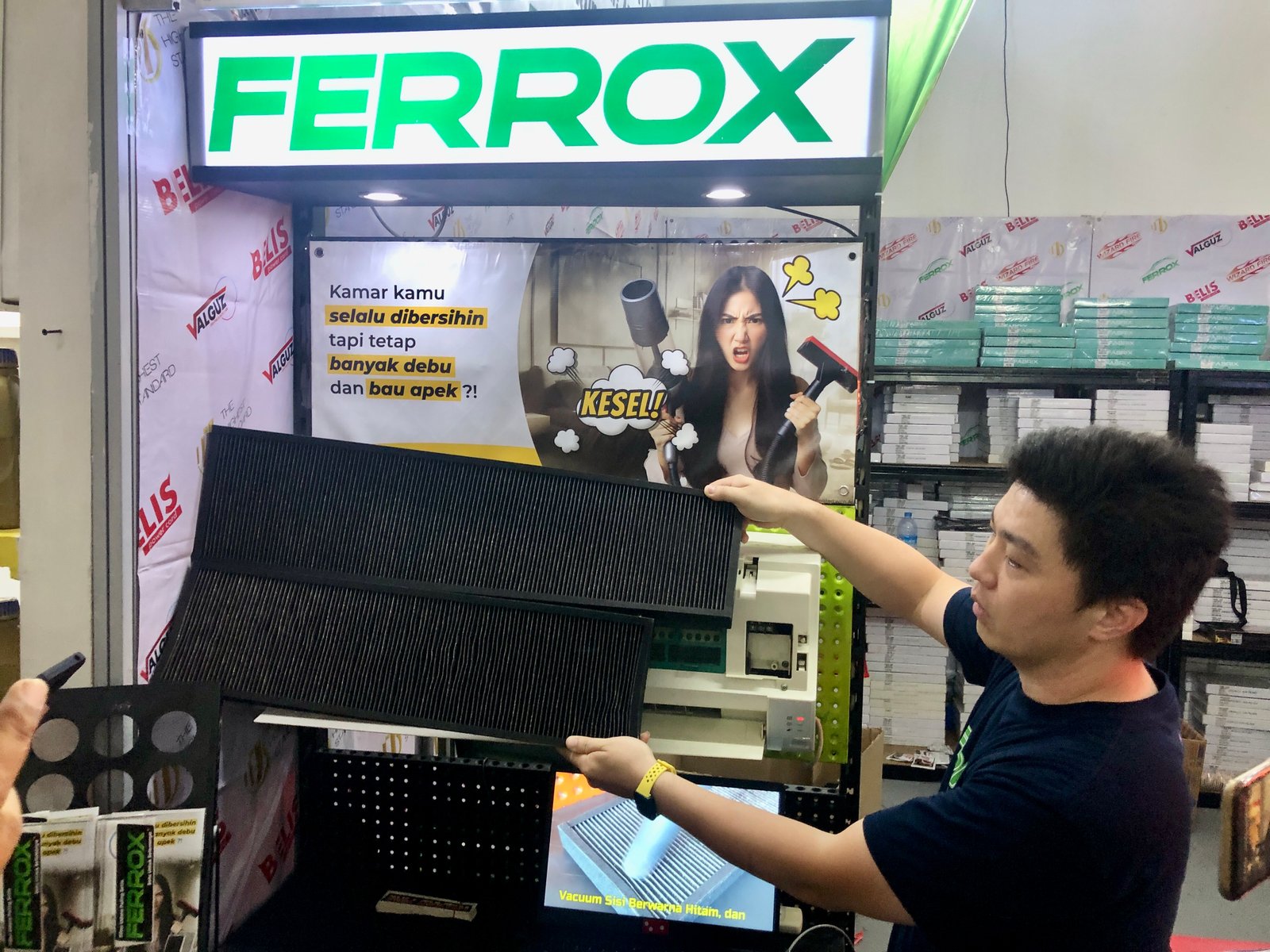 Ferrox meluncurkan filter ac universal di GIIAS 2024. Foto: apakabar.co.id/DF