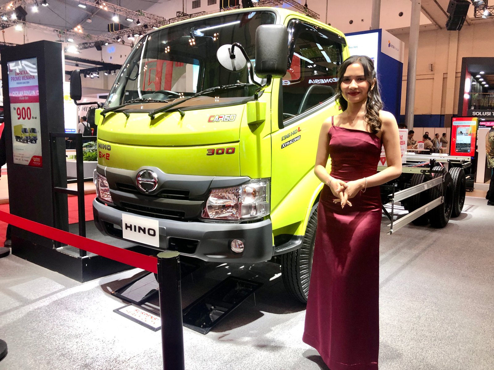 Hadir di GIIAS 2024, Hino Rilis Light Duty Truck 6x2 Satu-satunya di Indonesia