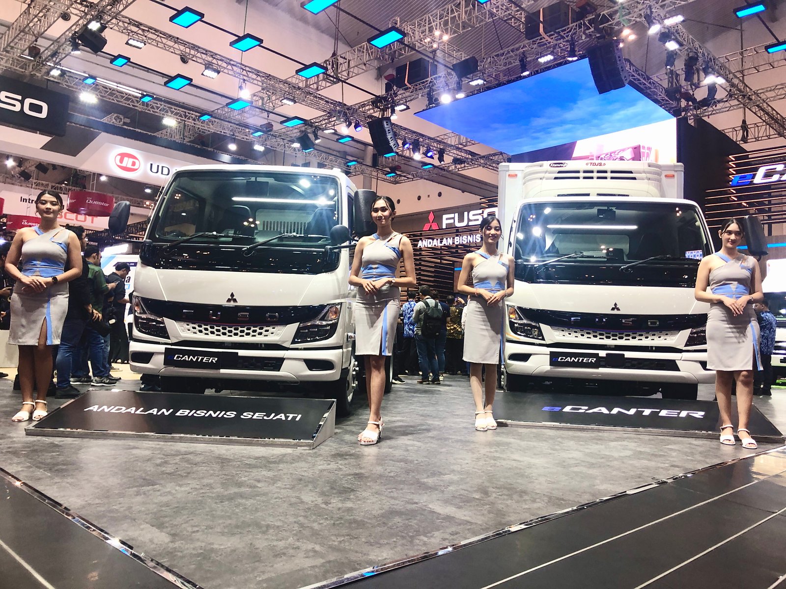 Truk listrik Mitsubishi Fuso eCanter menjadi sebuah inovasi teknologi pada kendaraan Niaga. Foto: apakabar.co.id/DF