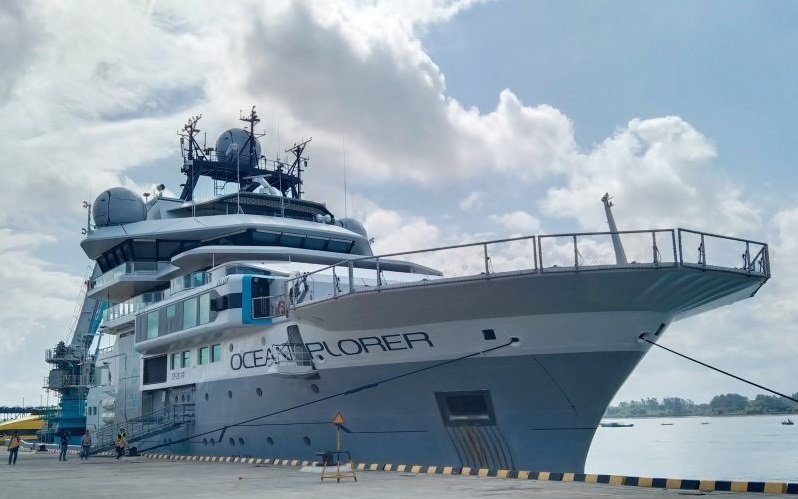 Kapal riset OceanX bekerja sama dengan Kementerian Koordinator Bidang Kemaritiman dan Investasi (Kemenko Marves) dan BRIN, sandar di Pelabuhan Benoa, Kota Denpasar, Bali, untuk memulai misi penelitian kelautan di Denpasar, Senin (15/7/2024). Foto: ANTARA