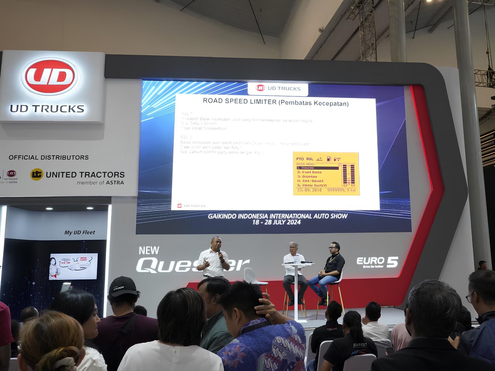 UD Trucks bersama KNKT menggaungkan keselamatan berkendara. Foto: dok. UD Trucks