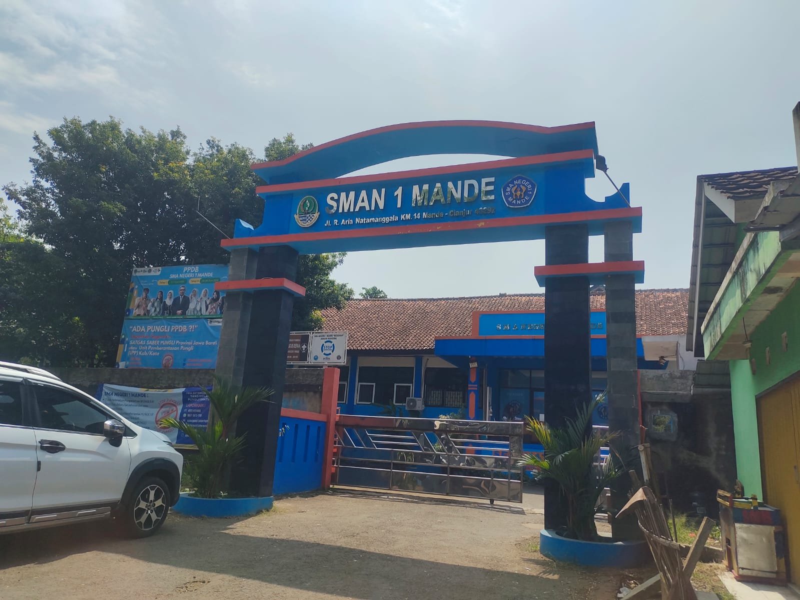 Lima Unit Komputer SMAN 1 Mande Cianjur Raib Digondol Maling