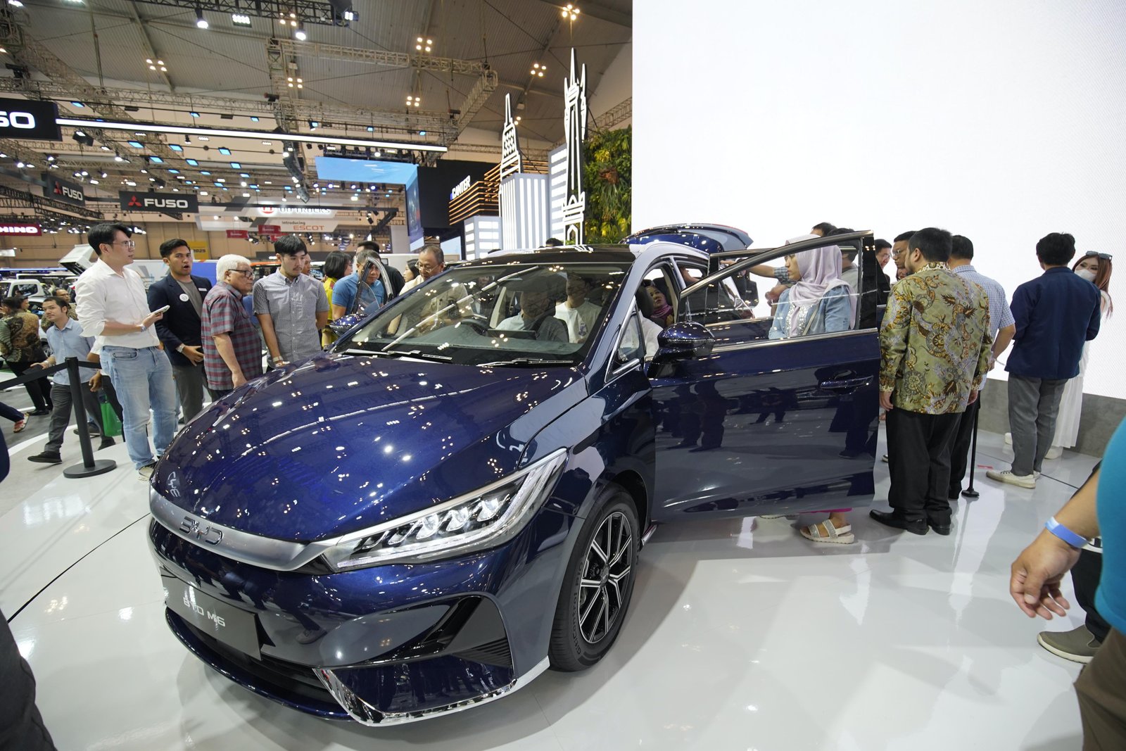 BYD M6 resmi diperkenalkan di GIIAS 2024. Foto: dok. BYD