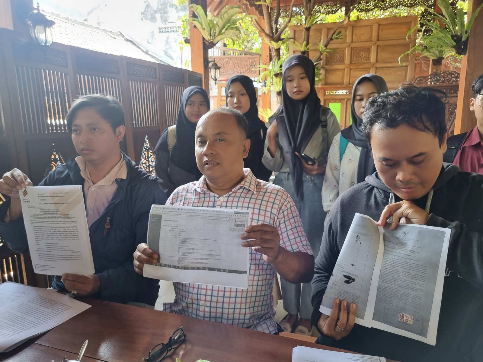 Polemik Jilbab Paskibraka, Kecaman ke Presiden-BPIP Mengalir di Solo