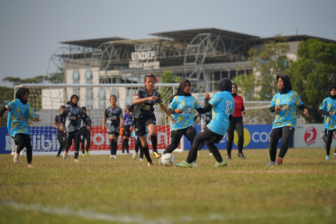 Semarang Lahirkan Dua Tim Juara di Penutup MilkLife Soccer Challenge Series 1 2024