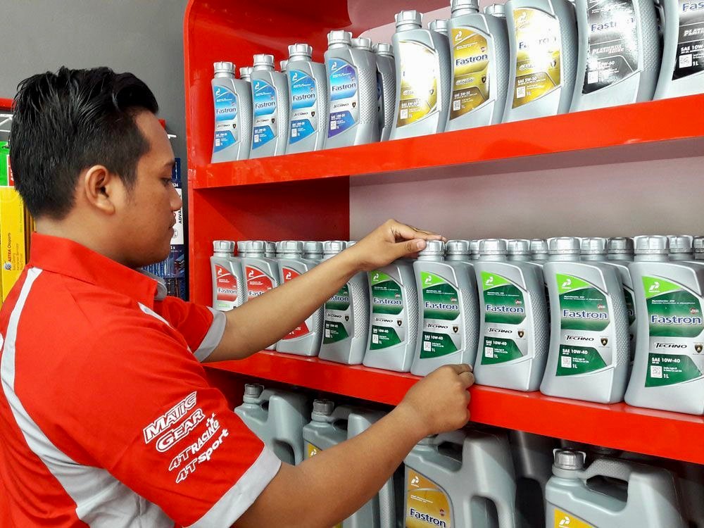 Cara membedakan oli palsu dengan yang asli. Foto: dok. Pertamina