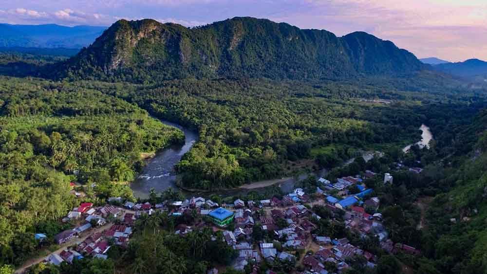 Kawasan Pegunungan Meratus yang membentang di wilayah Banua Anam, Kalimantan Selatan. Foto via asiatoday.id