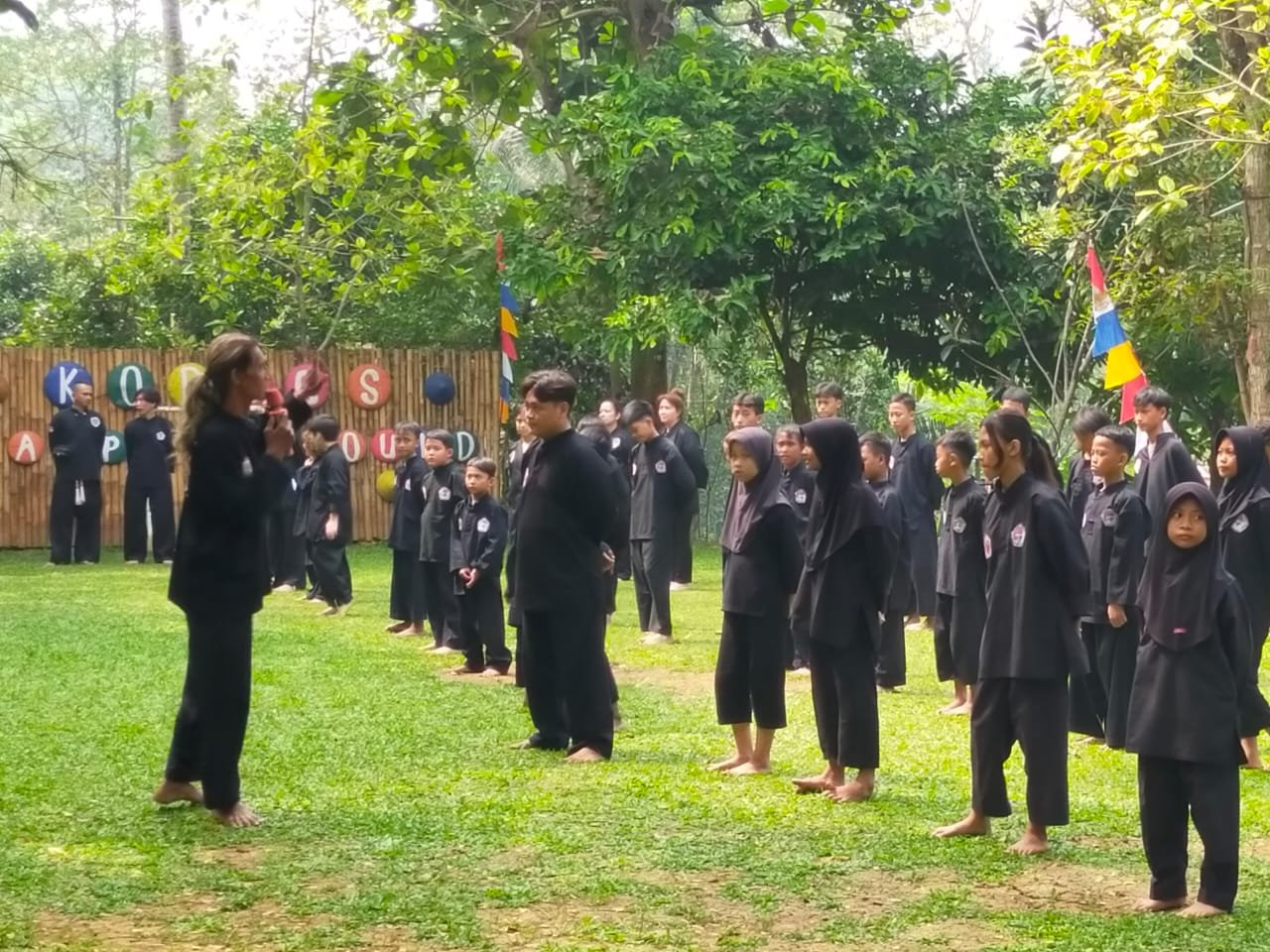 Dihadiri Tamu dari Chile, Ratusan Pesilat Ramaikan Upacara HUT ke-79 RI di Bogor