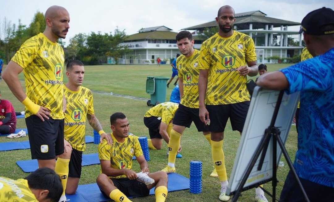 Para pemain Barito Putera sedang menjalani pemusatan latihan jelang musim baru BRI Liga 1. (Sumber Foto: Instagram Official @psbaritoputera)